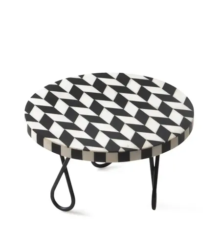 CASA DECOR Retro Row Resin & Metal Rhombus Maze Pizza Cake Stand Pack of 1 (Black & White, Diameter-8 Inch)