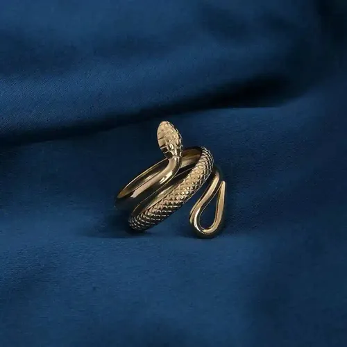 Serpent'S Embrace Gold Ring