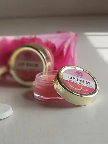 Pratha Natural Pink Grapefruit Lip Balm 