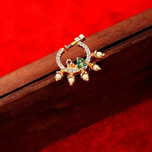 Enchanting Emerald Nose Pin Red-Green