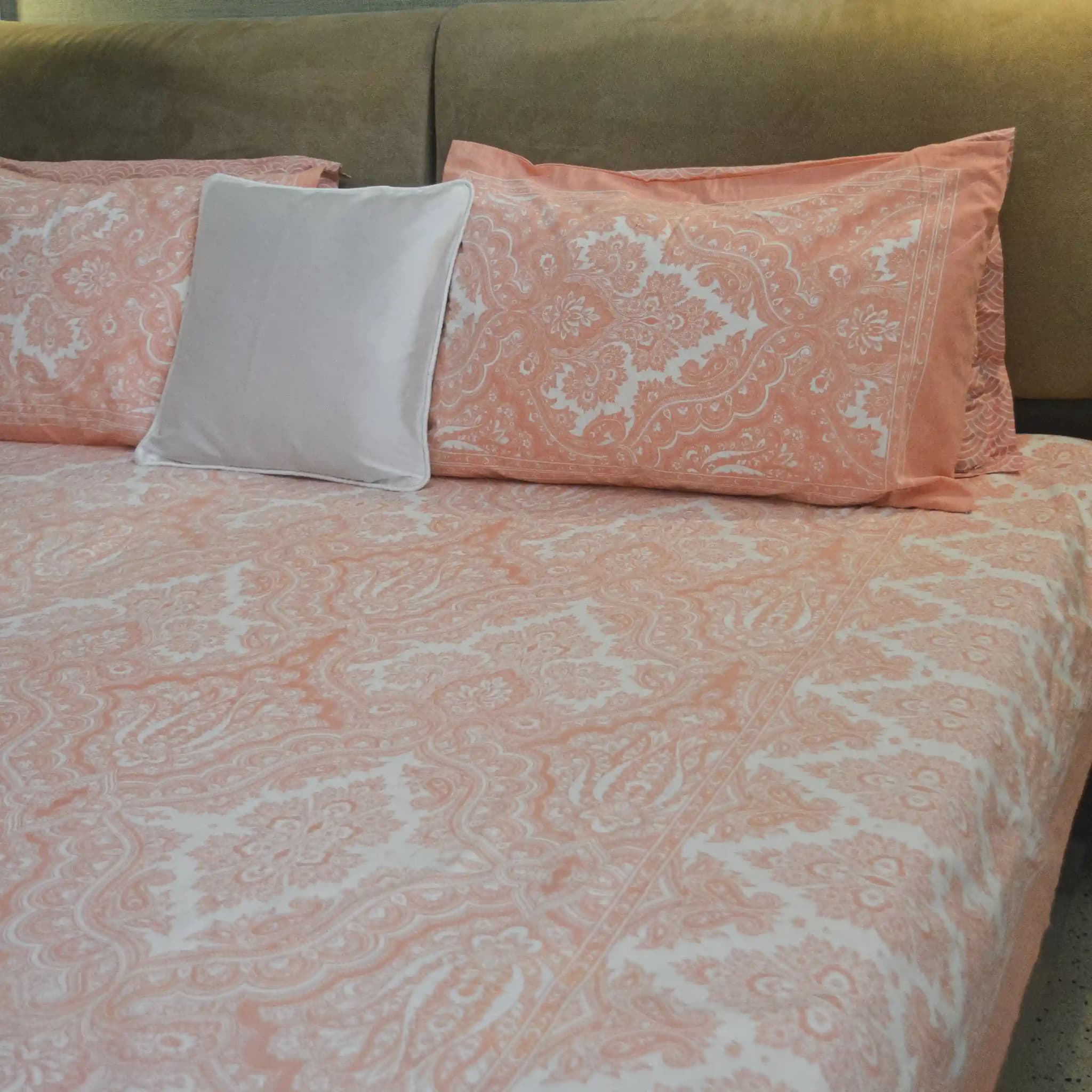 Roset All Over Printed King Sized Bedsheet