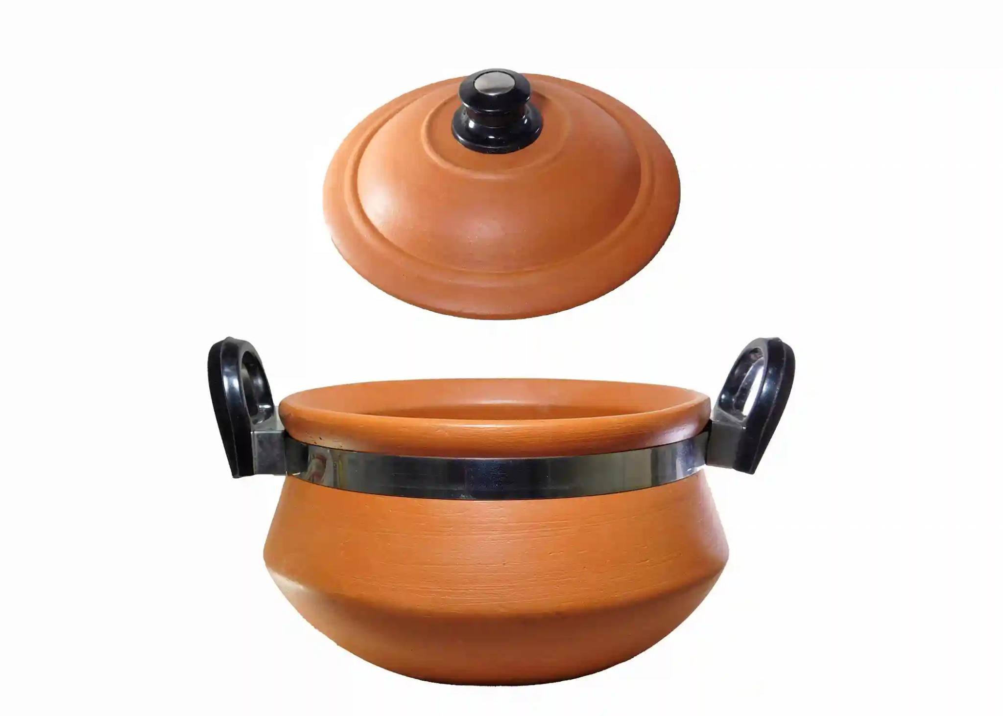 KSI Handi for Cooking and Serving with Lid Serving Bowl Wooden Spatula Combo Clay Pot Terracotta Handmade Mud Mitti Ke Bartan Pot Uncoated Pottery Storage Earthen India 3.5 Litre Lightweight & Durable